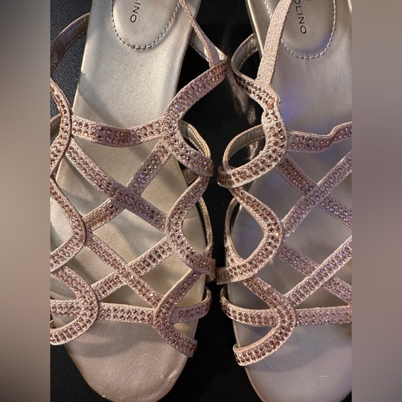 Bandolino Women’s Gold/Rose Tone Rhinestone Open Toe Sling Back Sandals Size 8M - Picture 3 of 12